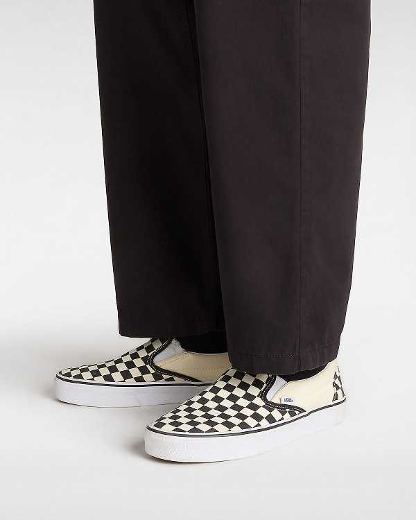 Women Vans Checkerboard Classic Slip On Shoes Black / White Malaysia | VN6103287